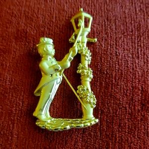 vintage Christmas pin